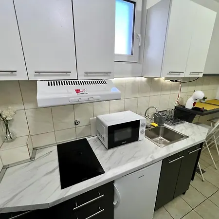 Cozy In Downtown Apartment Belgrade